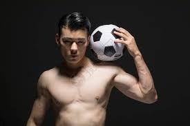 迪马：尤文后防伤病仍未缓解，麦肯尼和洛卡特利可能客串后卫