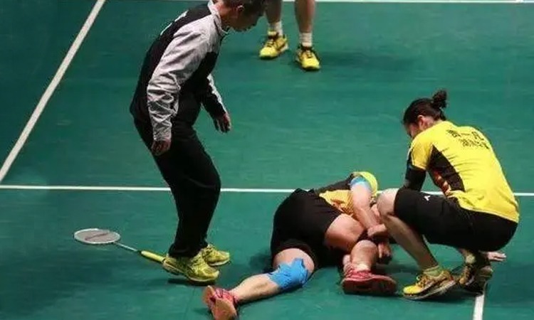 超级颜论：伊布回归真的能救米兰？颜强搭档骆明揭秘米兰前景